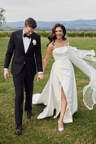 Elegant Mermaid Strapless White Pleat Satin Bridal Dresses with Slit