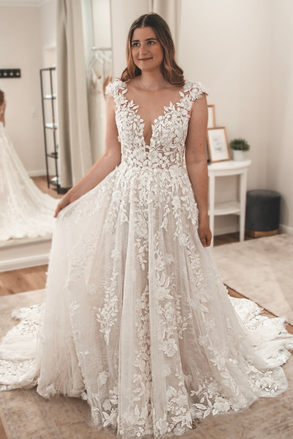 Elegant A Line V Neck Lace Bridal Dresses with Appliques